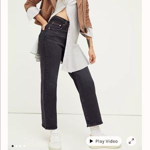 Levi's Ribcage Straight Ankle Jeans